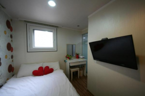 Гостиница Hostel Chloe Jongno  Сеул